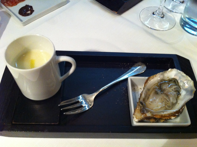 Bloemkoolvelouté en oester